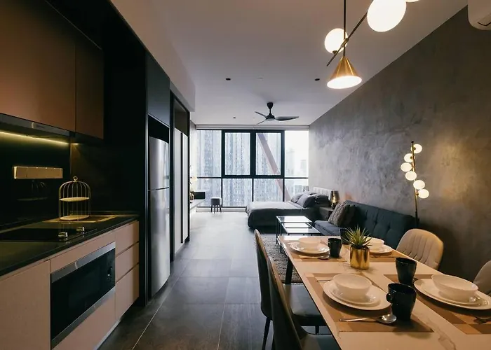 Modern Luxury Suites Near Klcc With City View